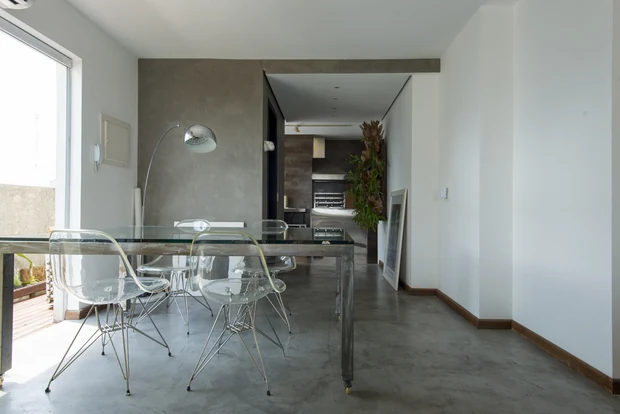 Projeto de arquitetura e interiores por Paula Haddad